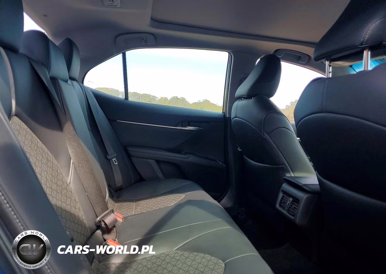 2018 Toyota Camry VIN:4T1B61HKXJU091853 - 10