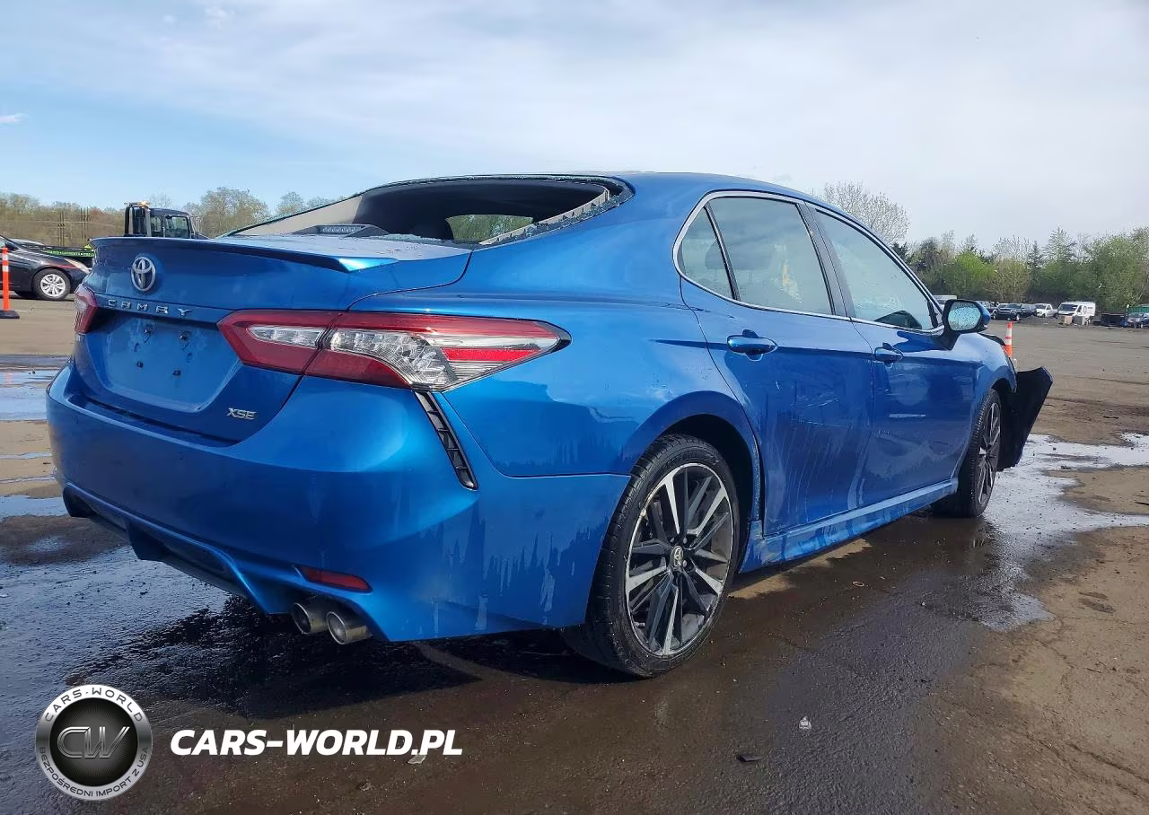 2018 Toyota Camry VIN:4T1B61HKXJU091853 - 3