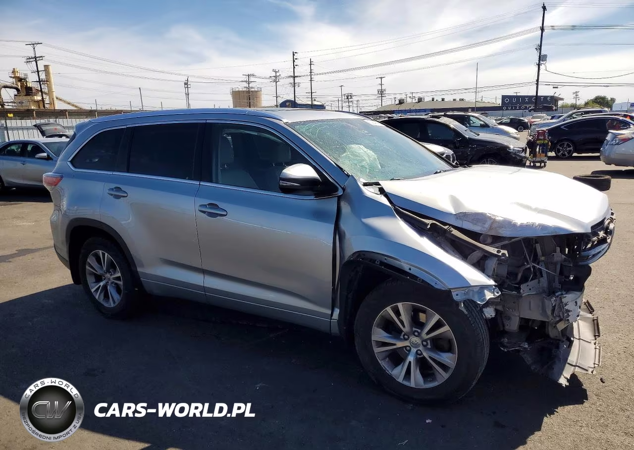 2015 Toyota Highlander Xle VIN:5TDJKRFH9FS120370 - 4