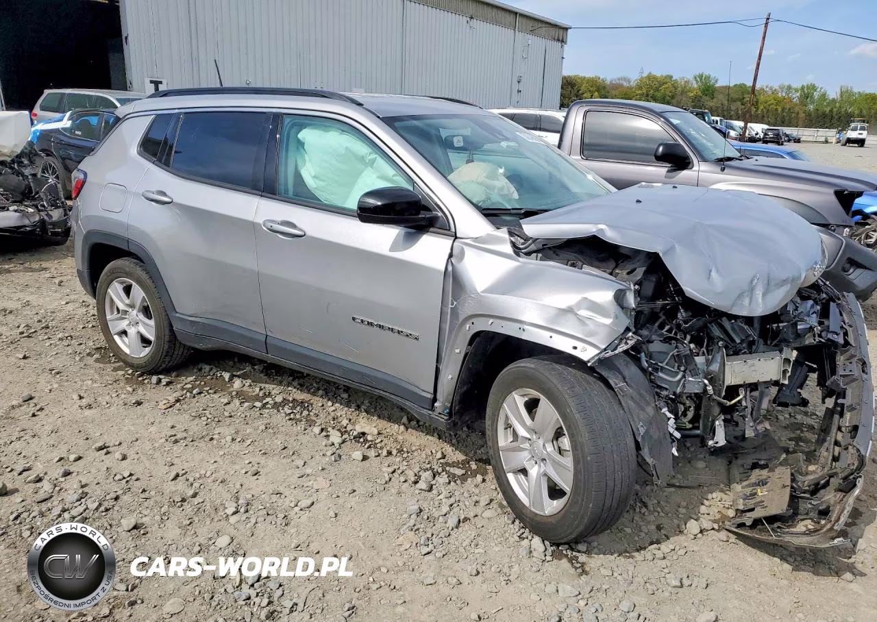 2022 Jeep Compass Latitude VIN:3C4NJDBB6NT233058 - 4