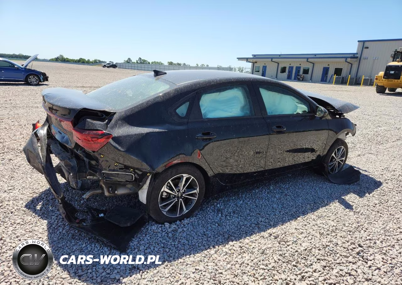 2024 Kia Forte Lxs VIN:3KPF24AD2RE748878 - 3