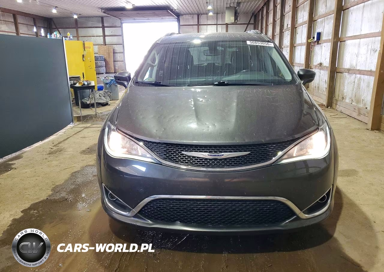 2020 Chrysler Pacifica Touring L VIN:2C4RC1BG2LR275362 - 5