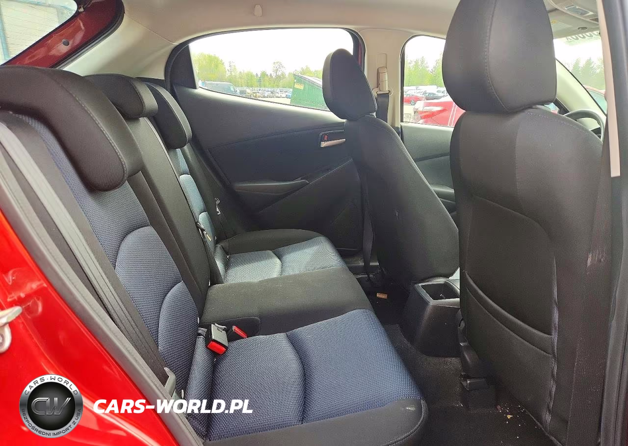 2020 Toyota Yaris Hatchback Le VIN:3MYDLBJV3LY704073 - 10
