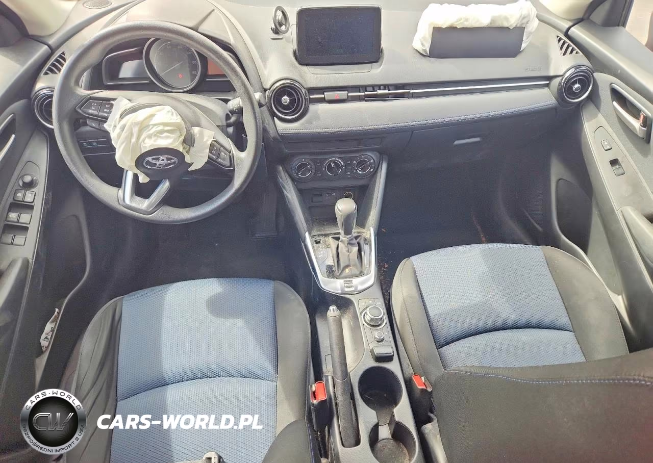 2020 Toyota Yaris Hatchback Le VIN:3MYDLBJV3LY704073 - 8