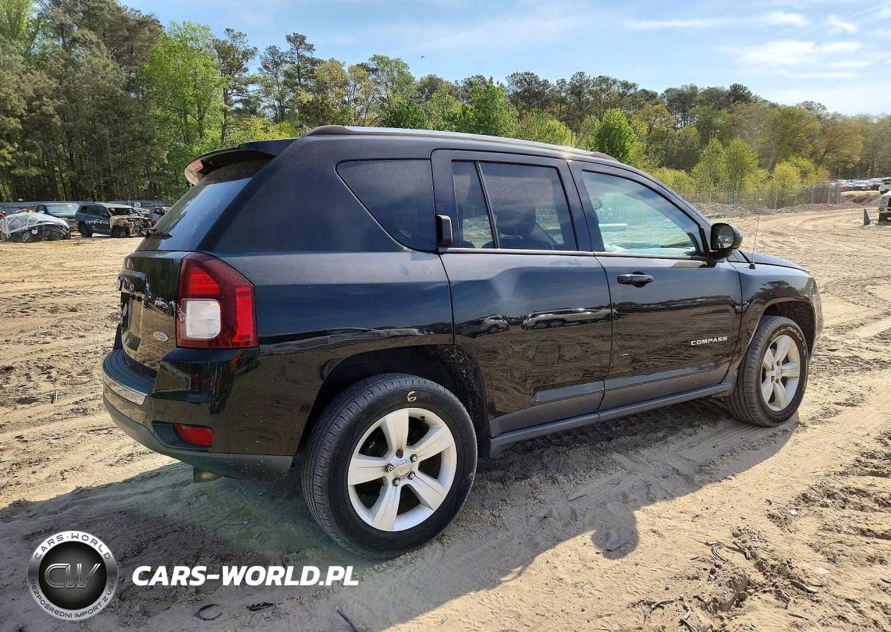 2015 Jeep Compass Latitude VIN:1C4NJDEB4FD396004 - 3