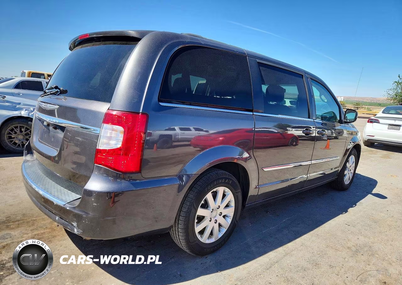 2016 Chrysler Town & Country Touring VIN:2C4RC1BG5GR282618 - 3