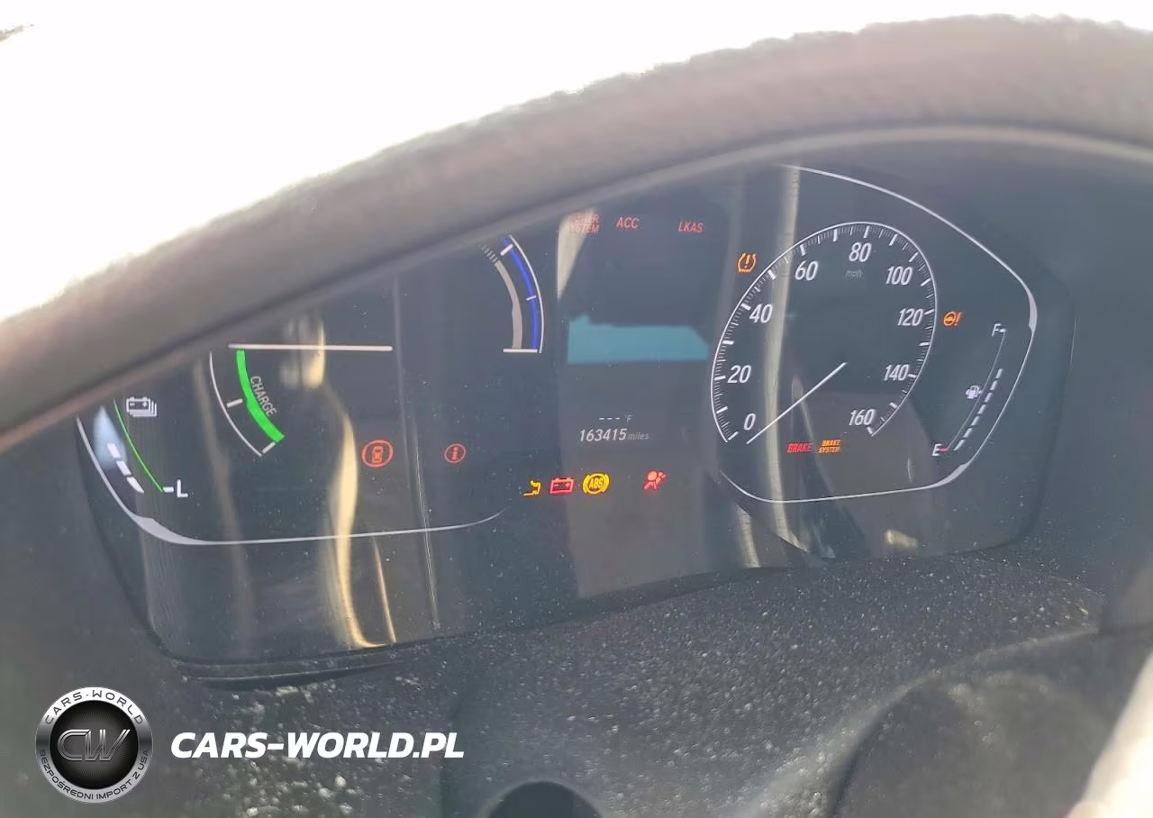2018 Honda Accord Hybrid VIN:1HGCV3F14JA002301 - 9