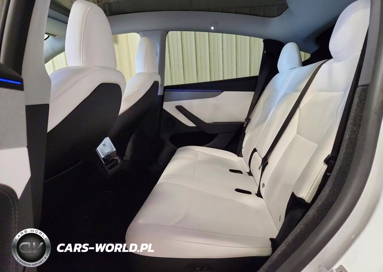 2026 Tesla Model Y VIN:7SAYGDEE5TA581978 - 10