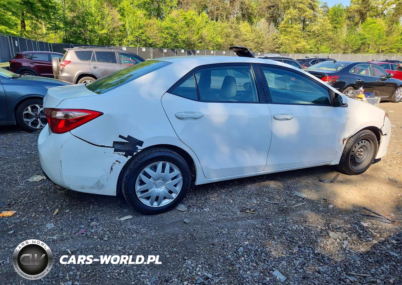 2017 Toyota Corolla Le VIN:2T1BURHE6HC776412 - 3