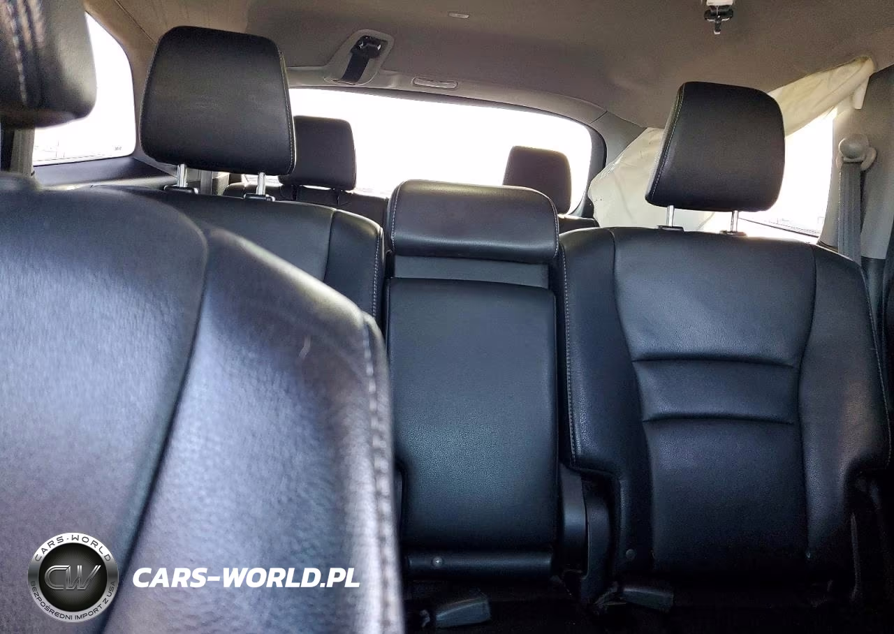 2016 Honda Pilot Touring VIN:5FNYF6H99GB106076 - 10