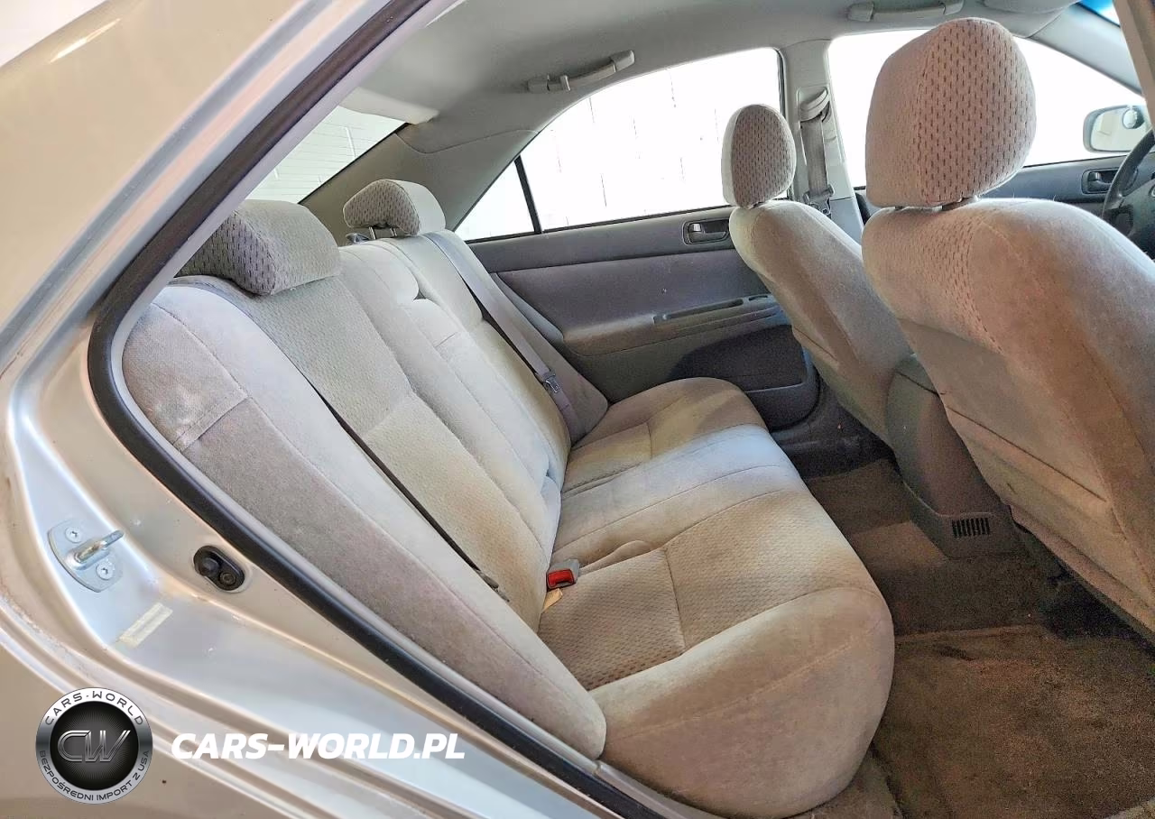 2003 Toyota Camry Le VIN:4T1BE32K83U241212 - 10