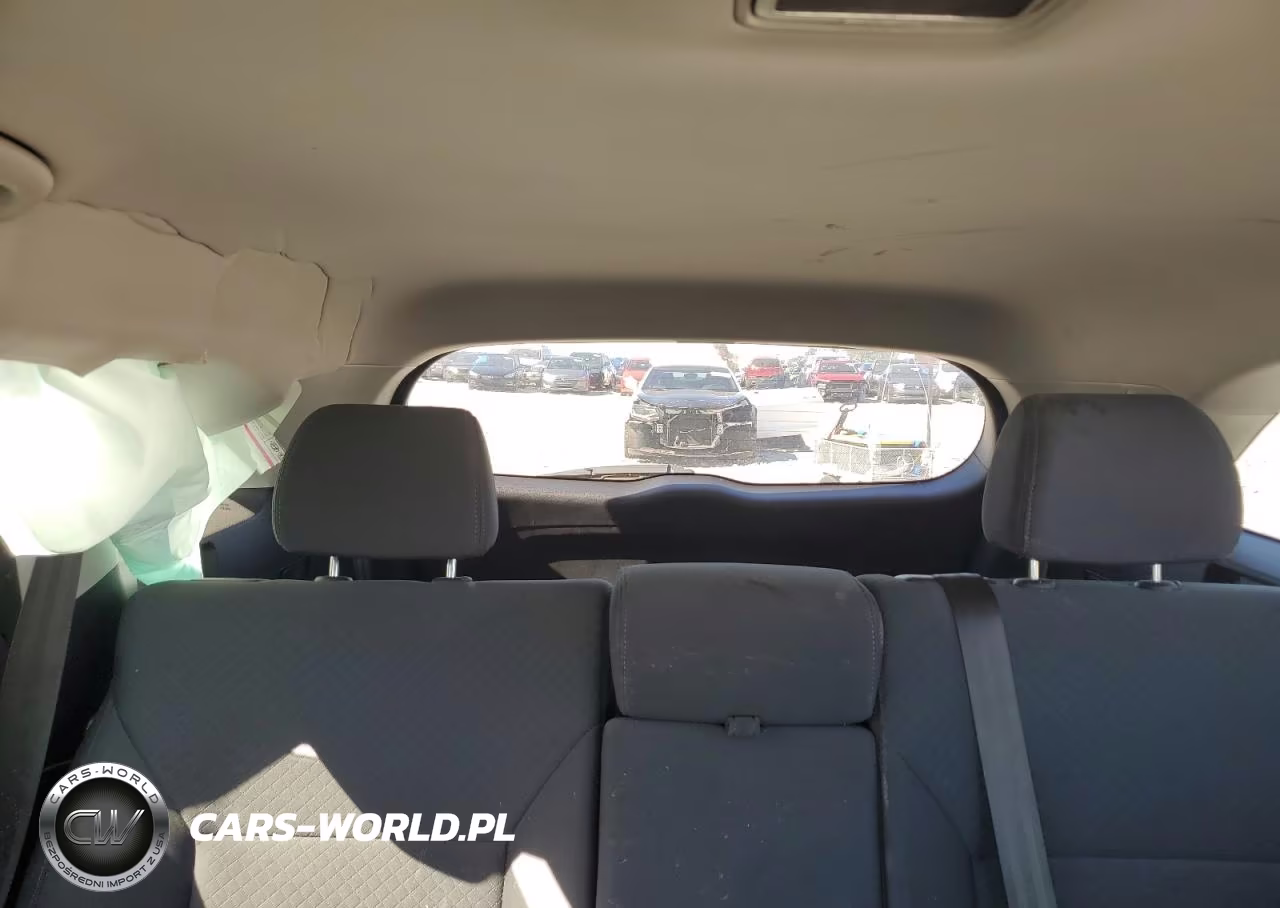 2019 Kia Sorento L VIN:5XYPG4A37KG530800 - 10