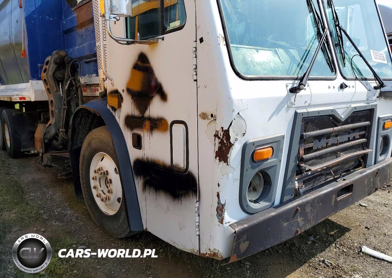 2009 Mack Leu600 Refuse Truck VIN:1M2AU02CX9M002808 - 9