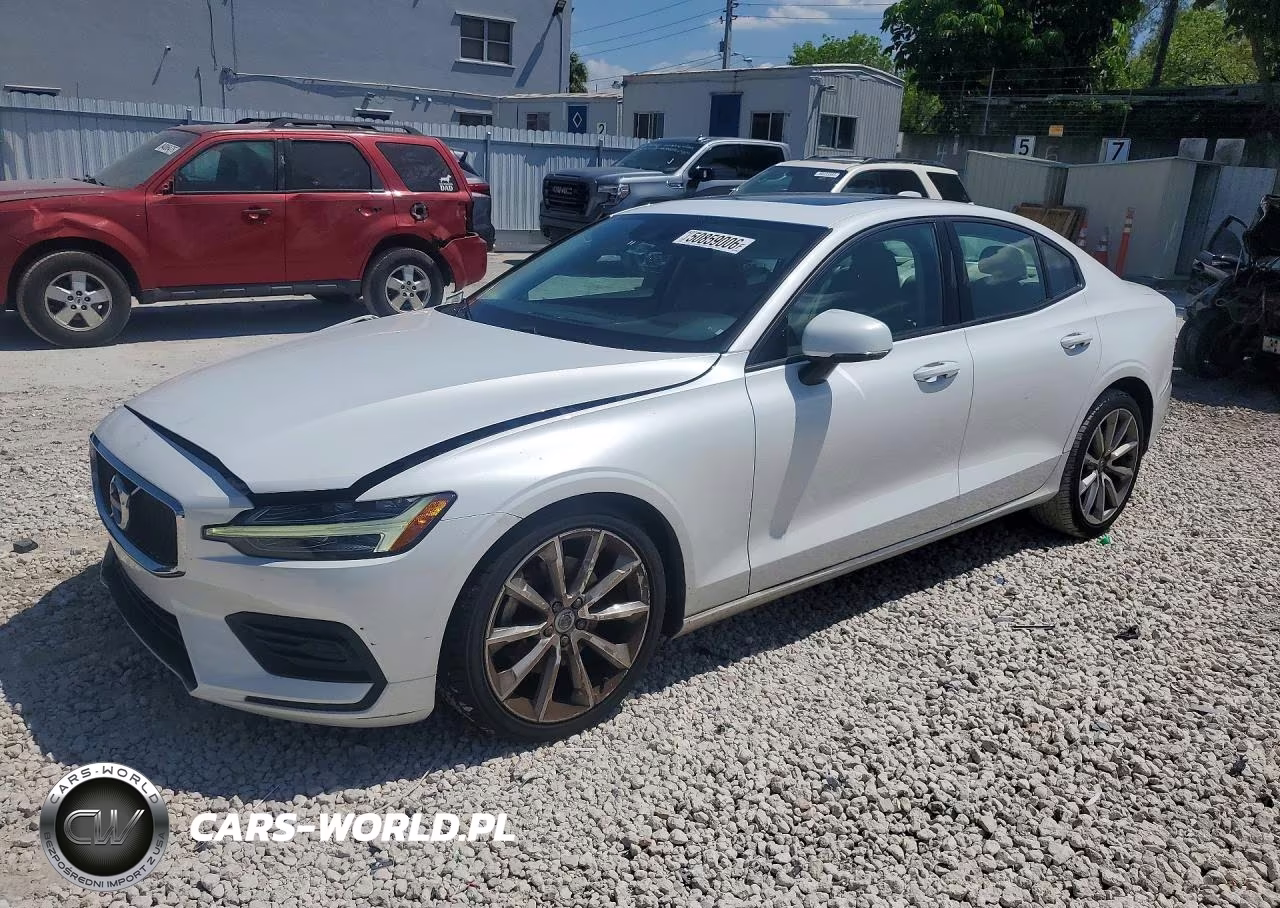 2020 Volvo S60 T5 Momentum