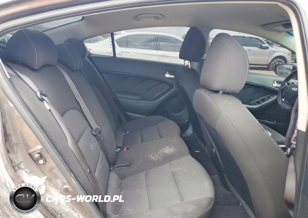2018 Kia Forte Lx VIN:3KPFK4A70JE199115 - 10