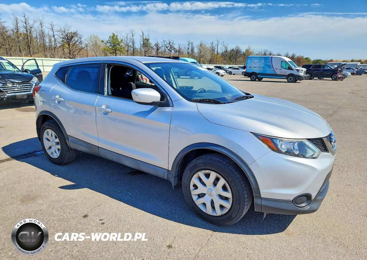 2017 Nissan Rogue Sport S VIN:JN1BJ1CPXHW009076 - 4