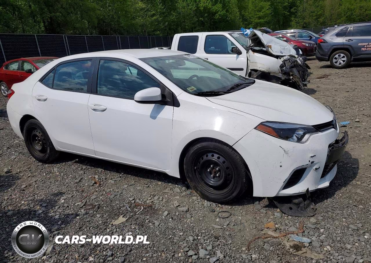 2015 Toyota Corolla Le VIN:2T1BURHE8FC238811 - 4