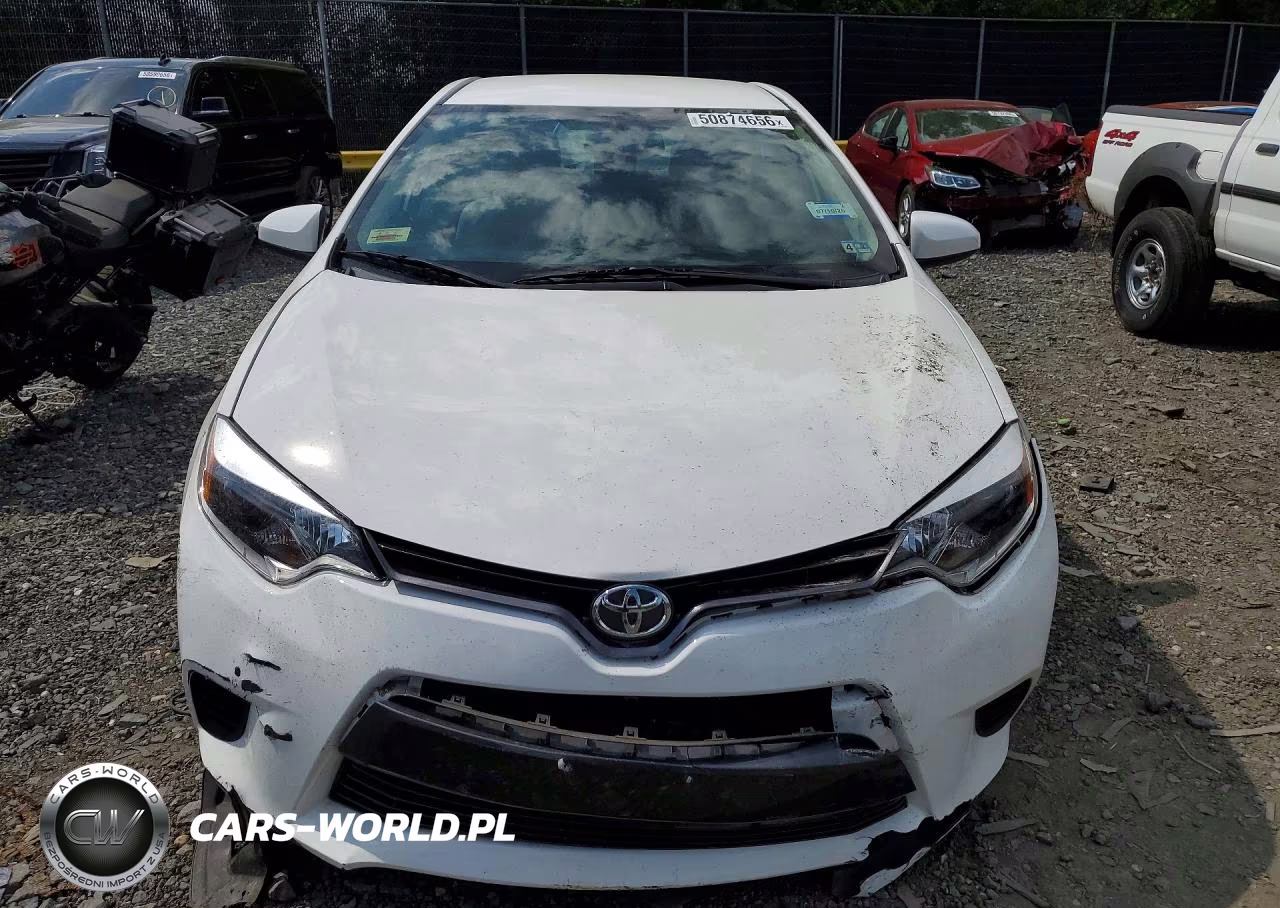 2015 Toyota Corolla Le VIN:2T1BURHE8FC238811 - 5