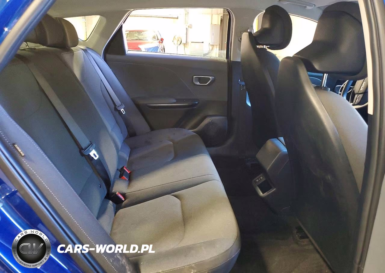 2025 Kia K4 Lxs VIN:3KPFT4DE1SE152734 - 10