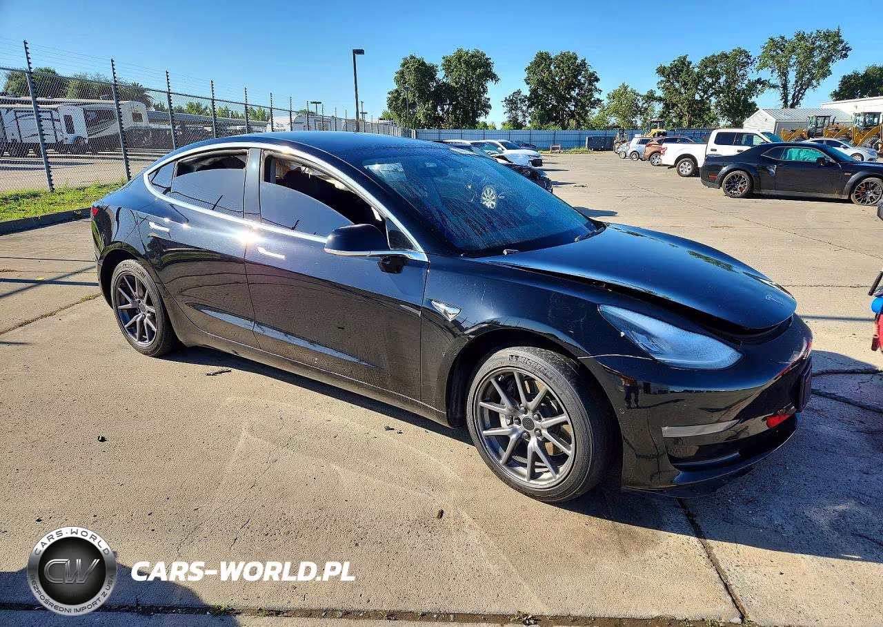 2019 Tesla Model 3 VIN:5YJ3E1EB4KF451368 - 4