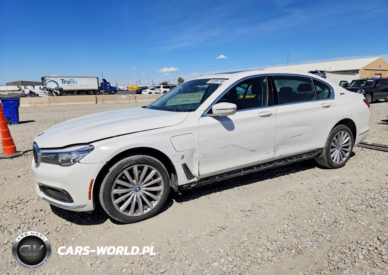 2018 BMW 740 Xe