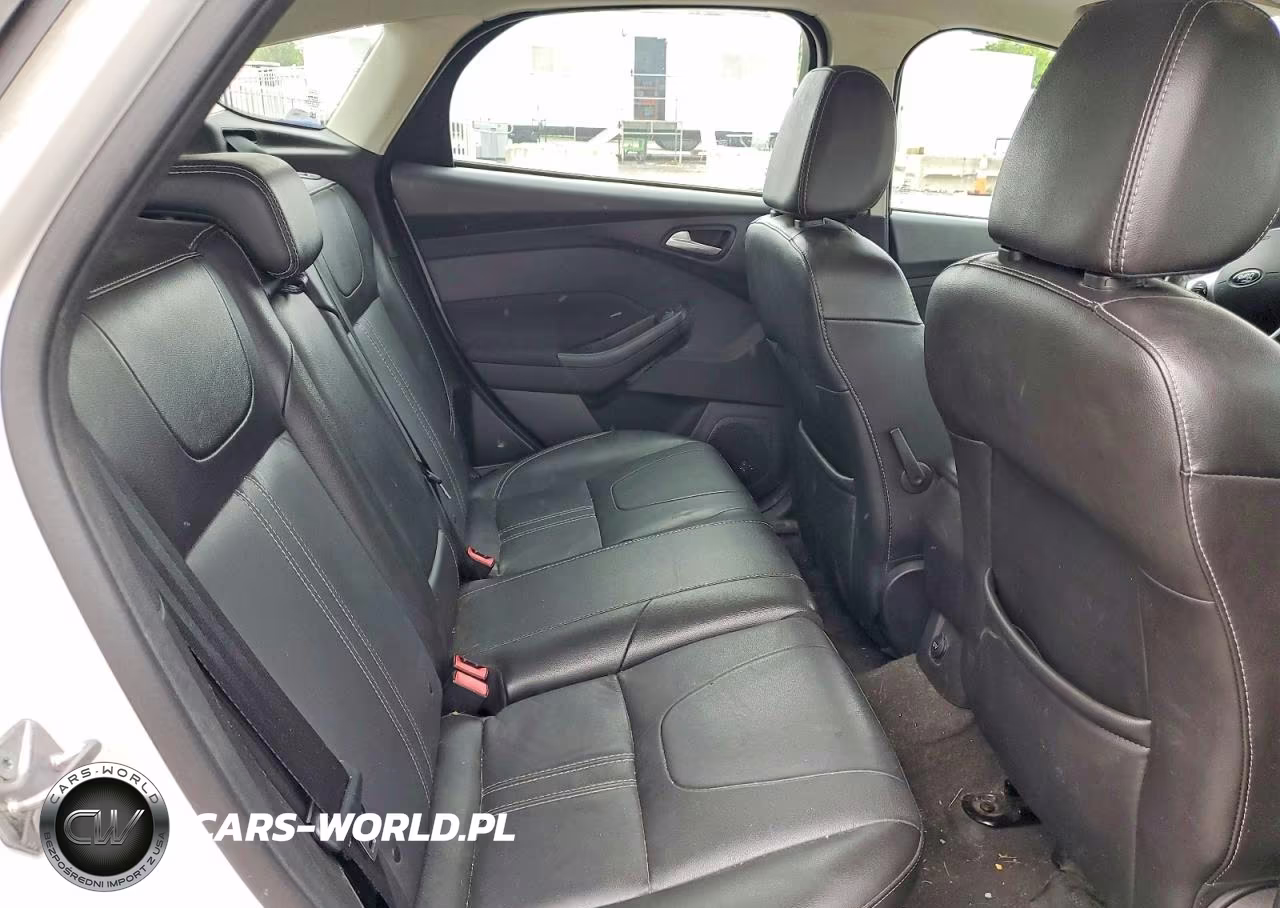 2014 Ford Focus Titanium VIN:1FADP3N23EL303441 - 10
