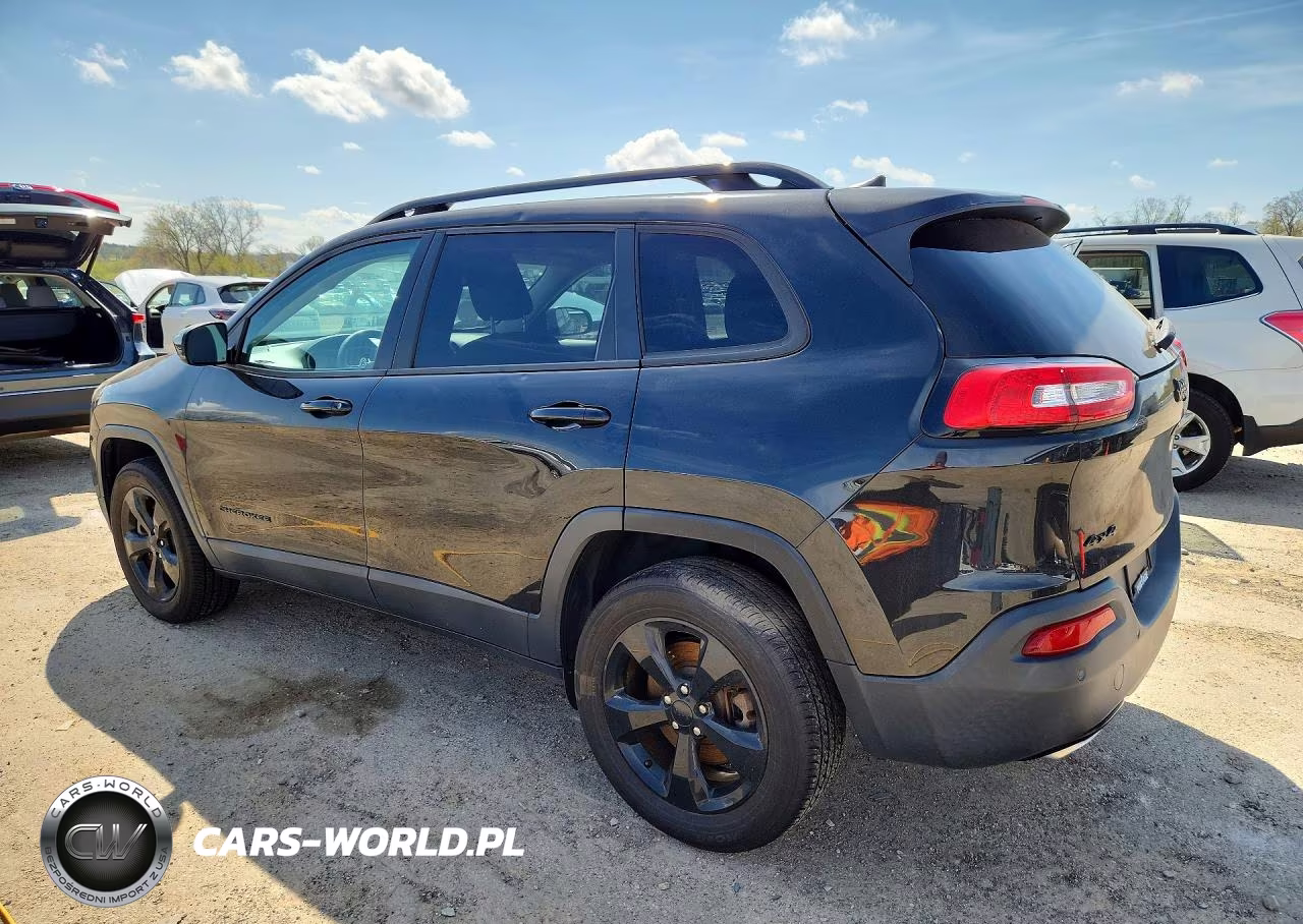 2016 Jeep Cherokee Latitude VIN:1C4PJMCS9GW226089 - 2