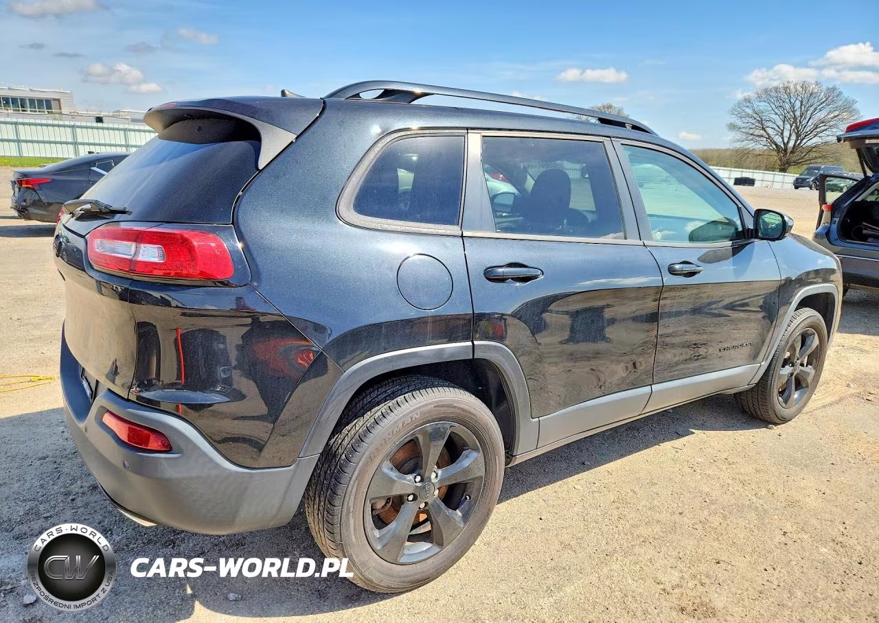 2016 Jeep Cherokee Latitude VIN:1C4PJMCS9GW226089 - 3