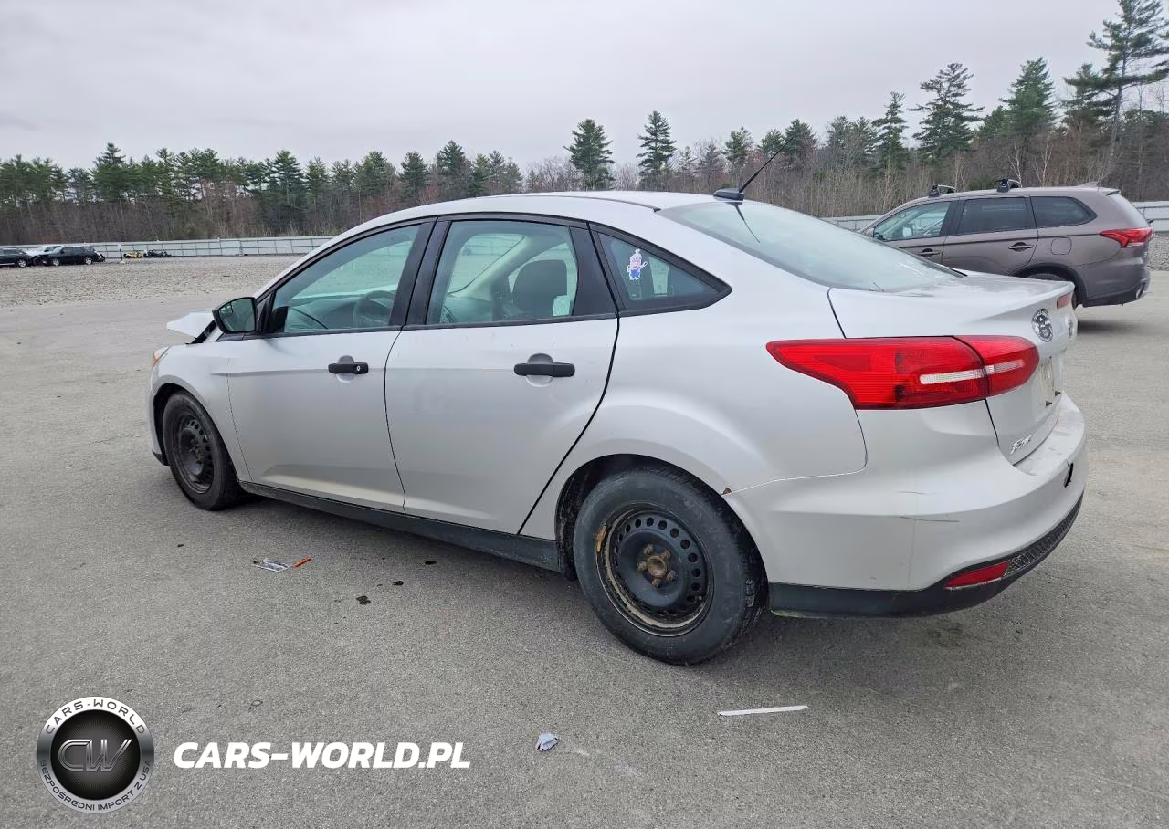 2015 Ford Focus S VIN:1FADP3E29FL341404 - 2