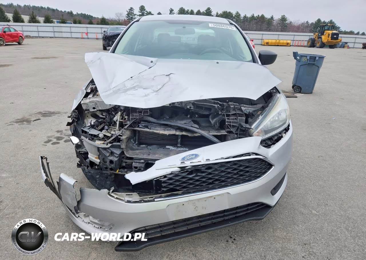 2015 Ford Focus S VIN:1FADP3E29FL341404 - 5