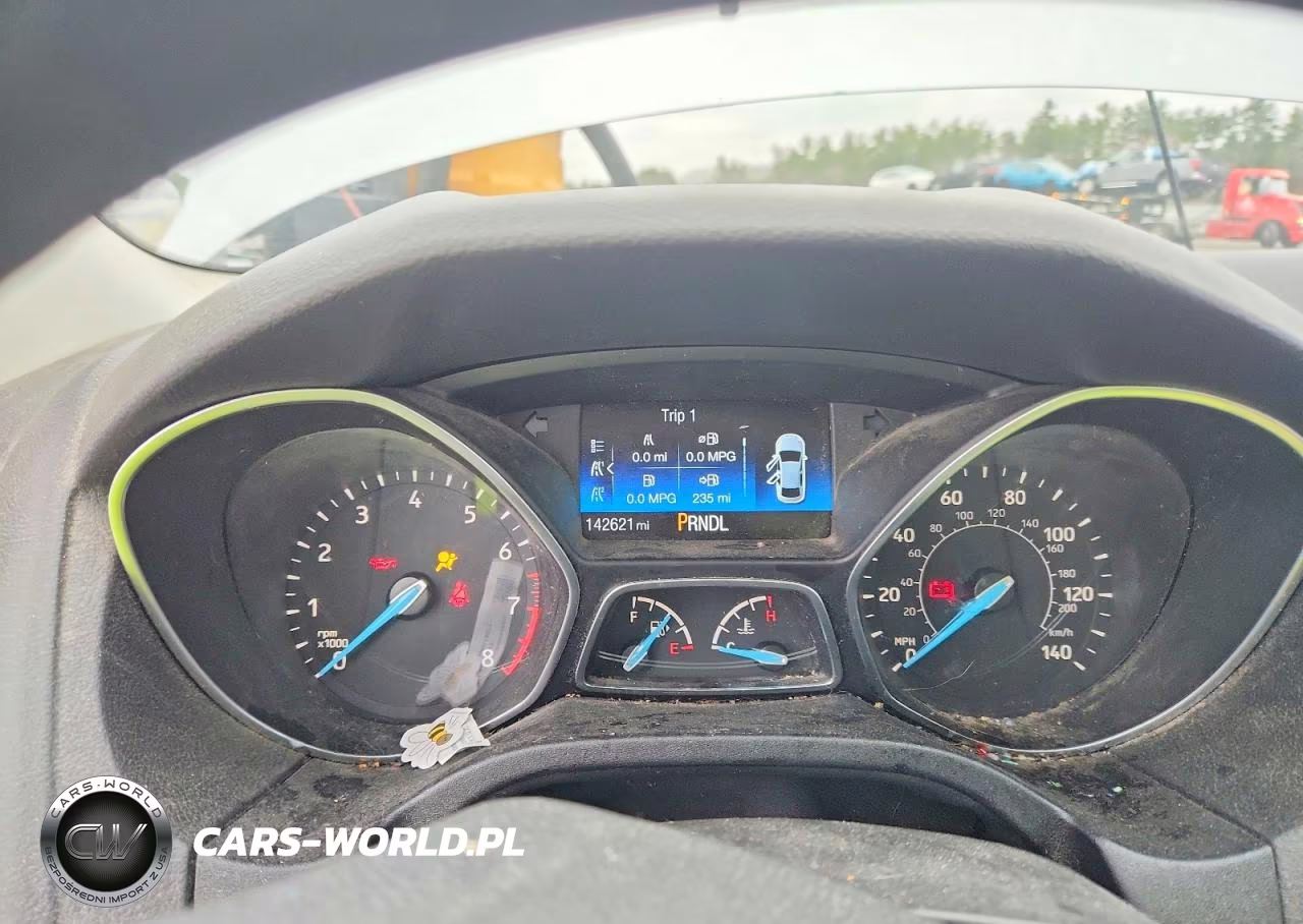 2015 Ford Focus S VIN:1FADP3E29FL341404 - 9