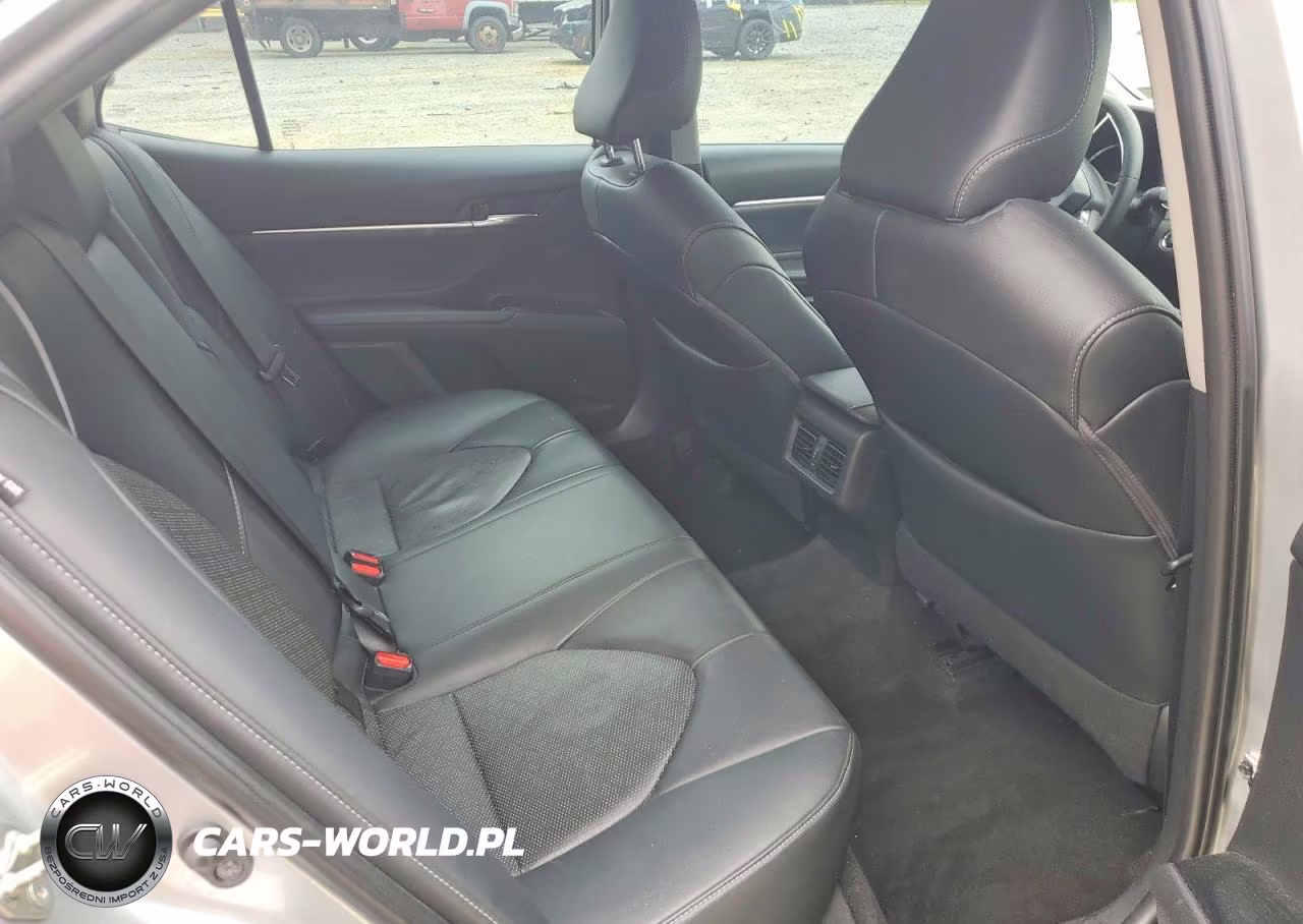 2018 Toyota Camry Xse VIN:4T1B61HK1JU139420 - 10