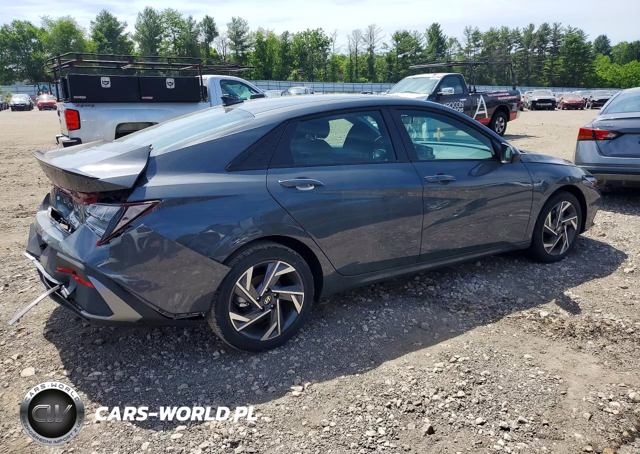 2025 Hyundai Elantra Sel Sport VIN:KMHLM4DG2SU043682 - 3