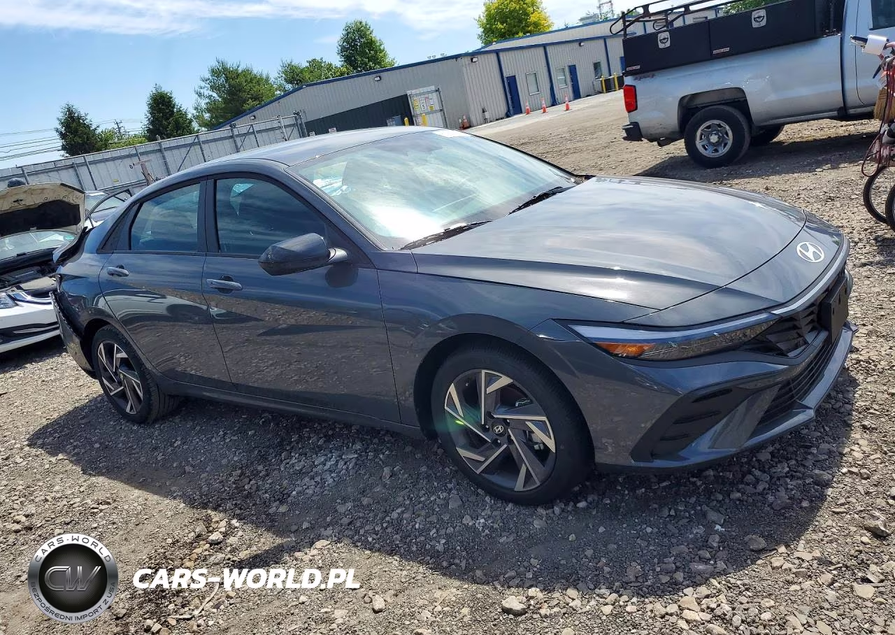2025 Hyundai Elantra Sel Sport VIN:KMHLM4DG2SU043682 - 4