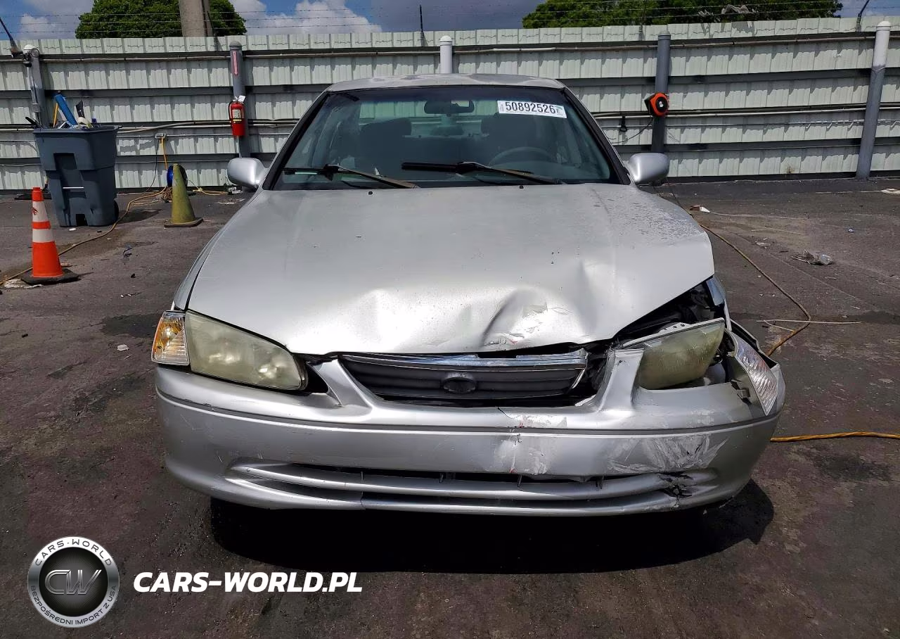 2001 Toyota Camry Le VIN:JT2BG22K610602023 - 5