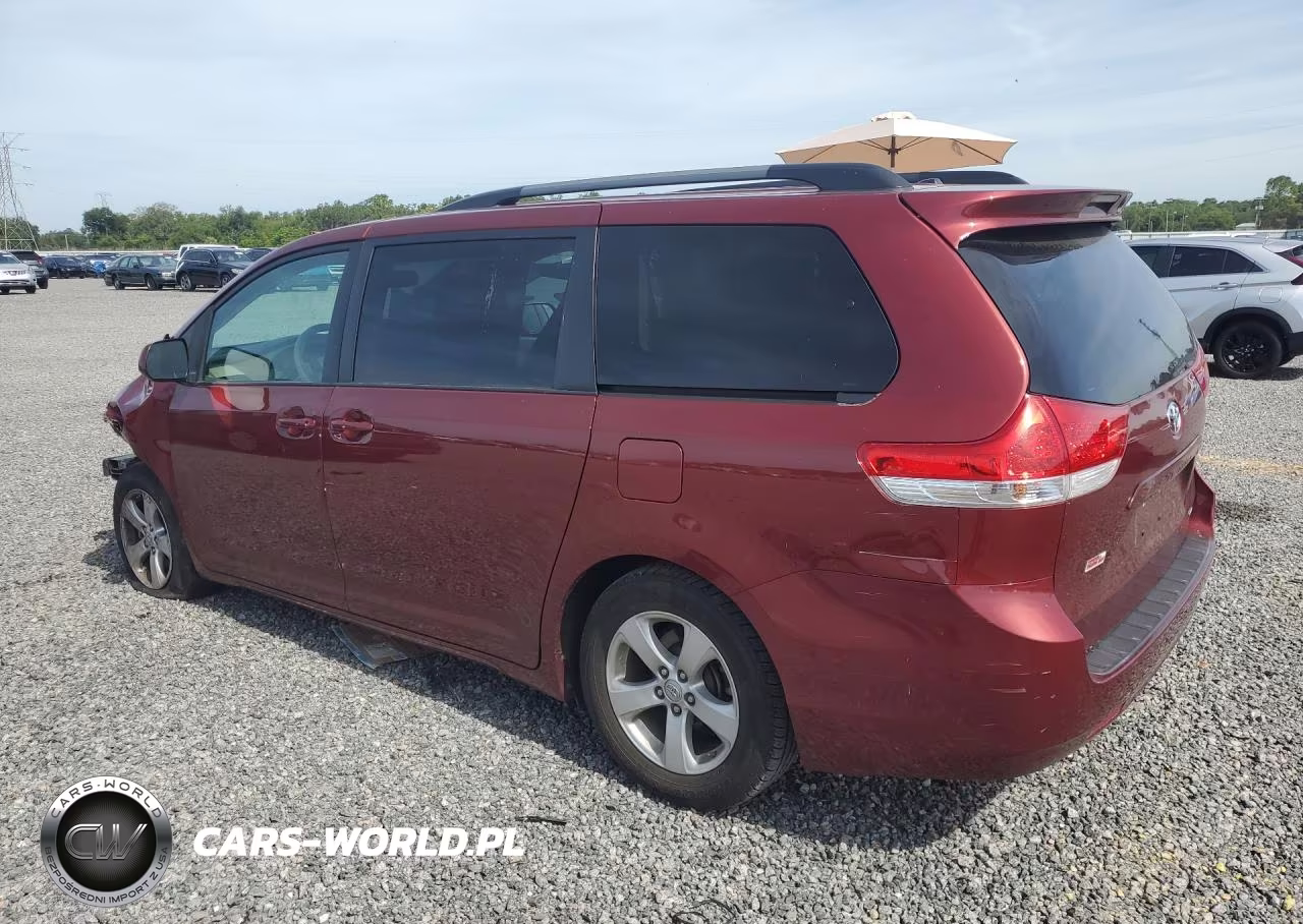 2014 Toyota Sienna Le VIN:5TDKK3DC4ES502748 - 2