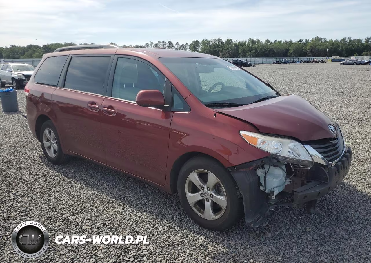 2014 Toyota Sienna Le VIN:5TDKK3DC4ES502748 - 4