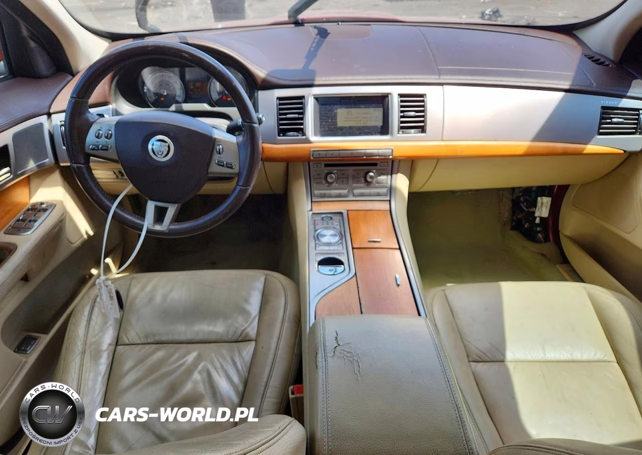 2010 Jaguar Xf Luxury VIN:SAJWA0FA5AHR57722 - 8