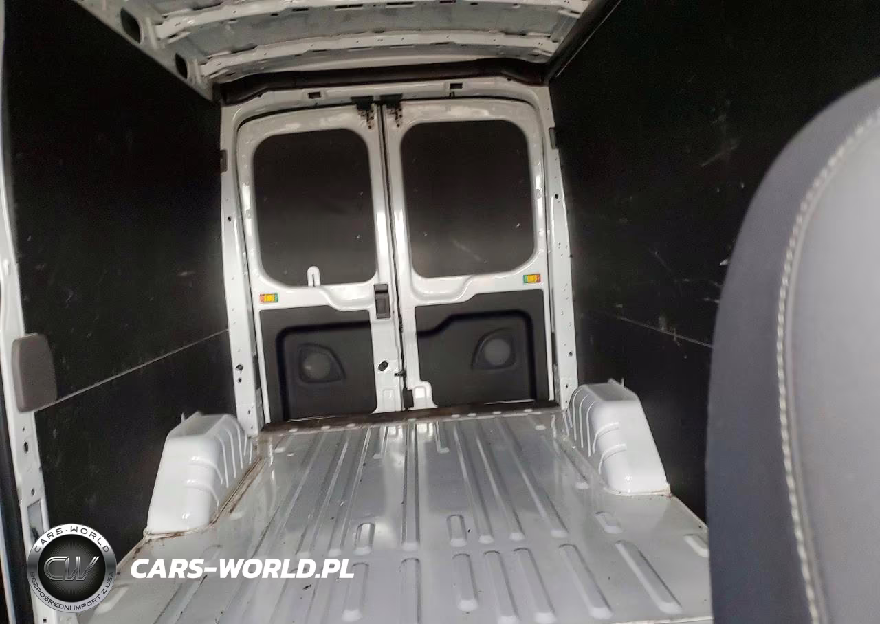 2024 Ford Transit T-250 VIN:1FTBR1C81RKA60926 - 10