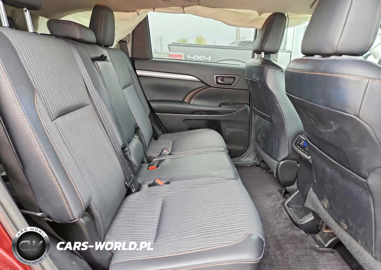 2015 Toyota Highlander Le Plus VIN:5TDBKRFH9FS172988 - 11
