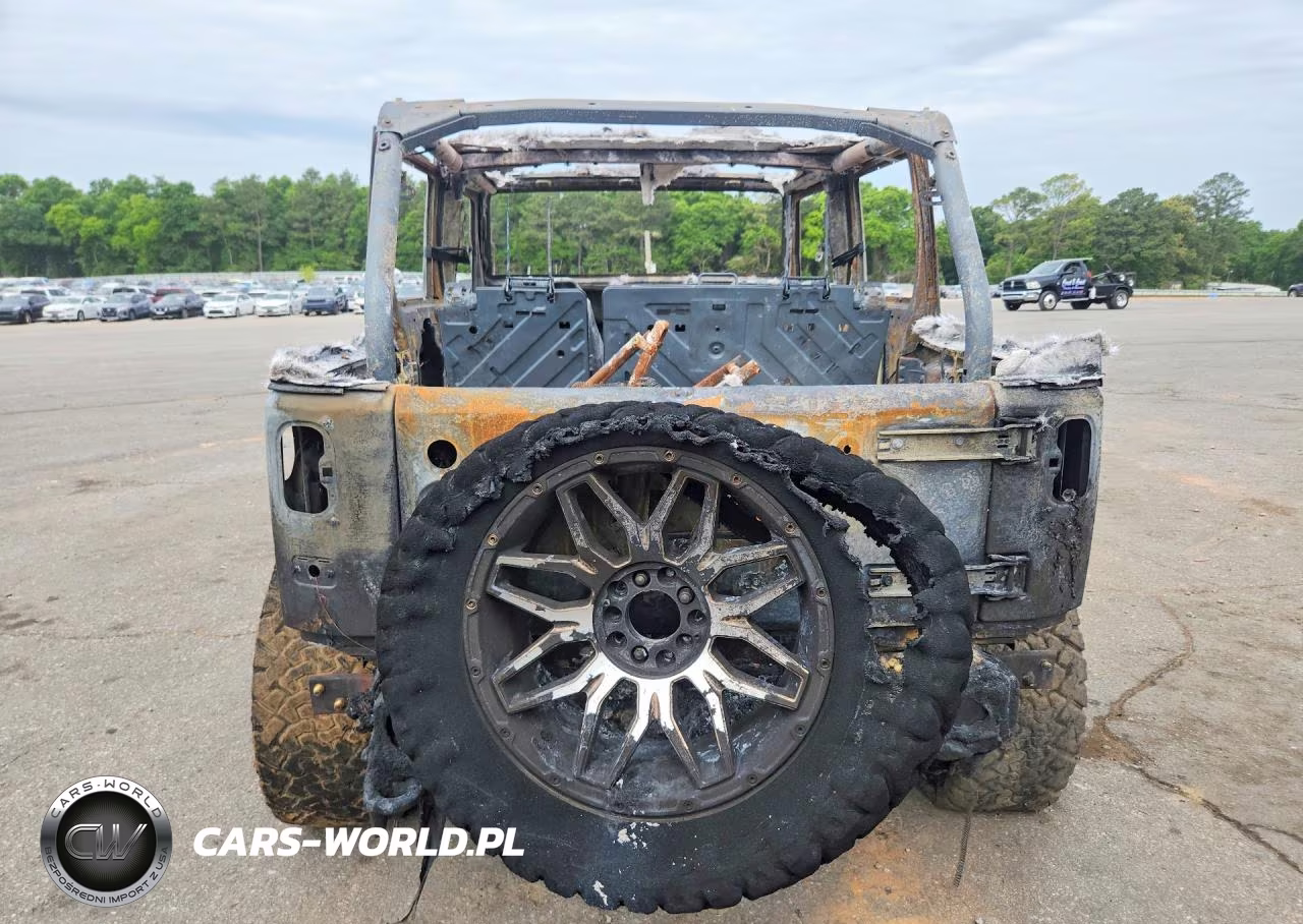 2018 Jeep Wrangler Unlimited Sahara VIN:1C4BJWEG5JL842458 - 6