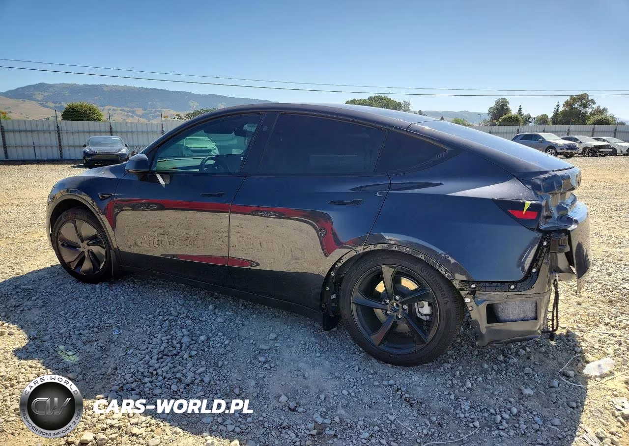 2026 Tesla Model Y VIN:7SAYGDED2TF414021 - 2