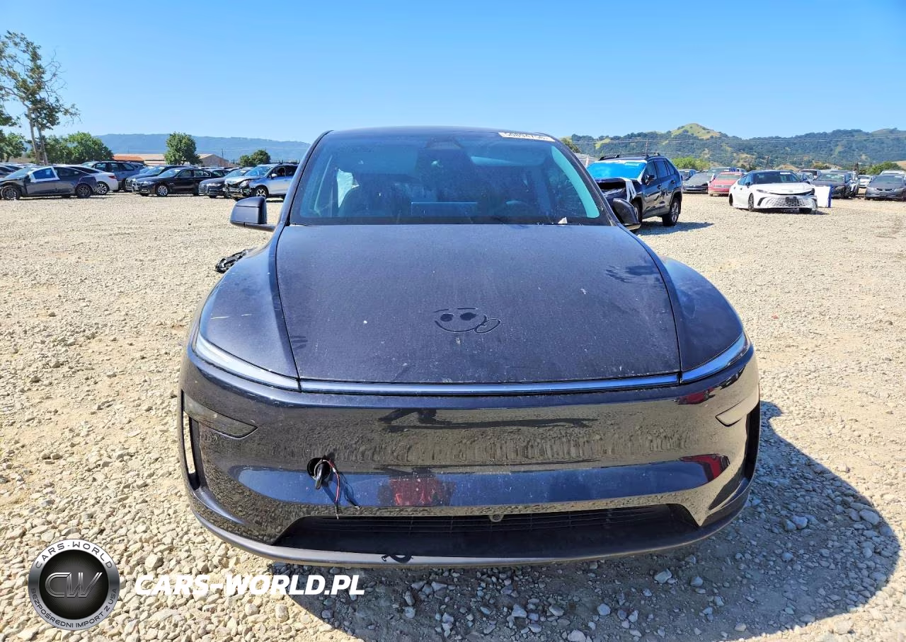 2026 Tesla Model Y VIN:7SAYGDED2TF414021 - 5