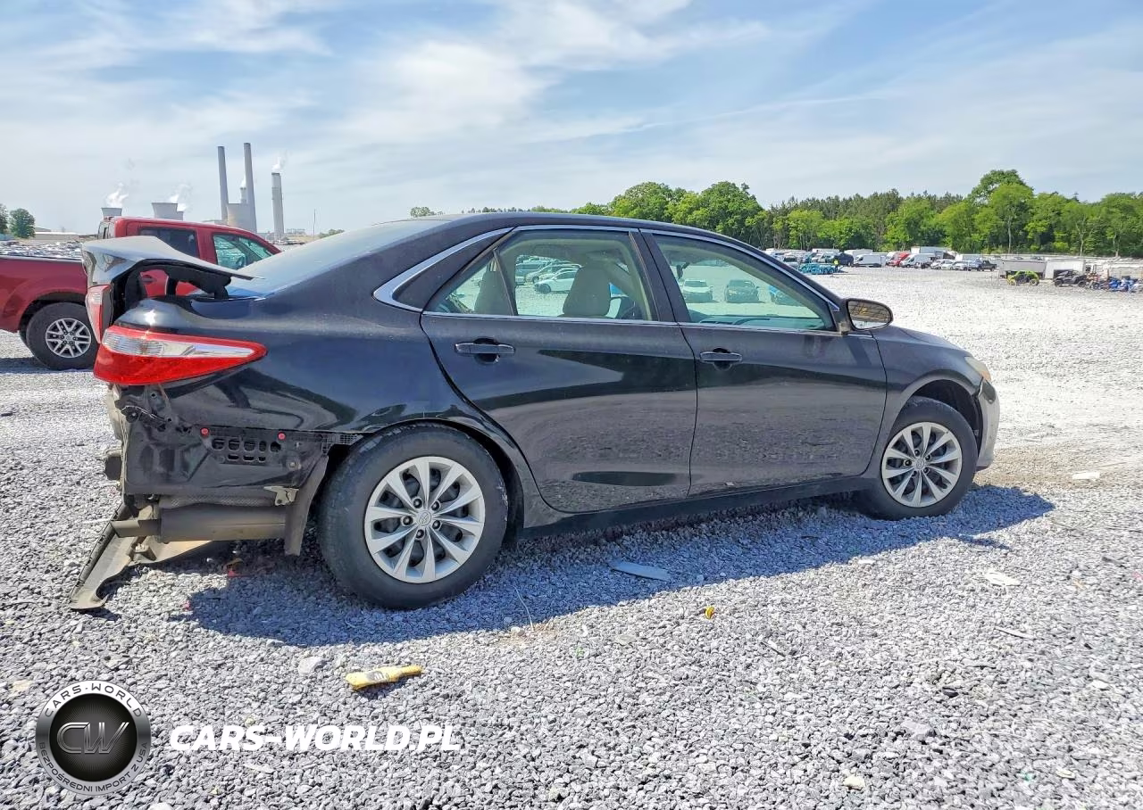 2017 Toyota Camry Le VIN:4T1BF1FK6HU367720 - 3