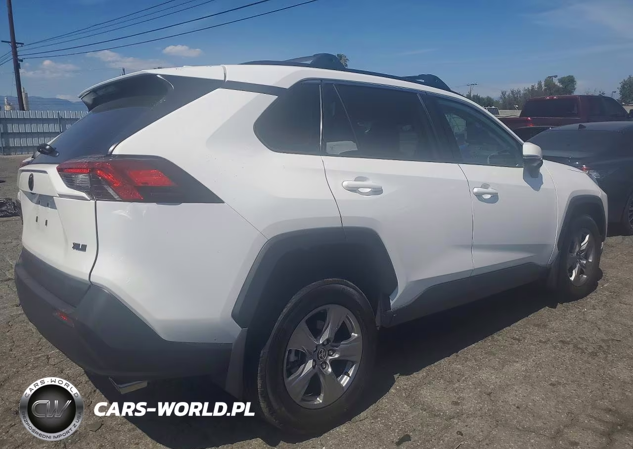 2025 Toyota Rav4 Xle VIN:2T3W1RFV0SW398307 - 3