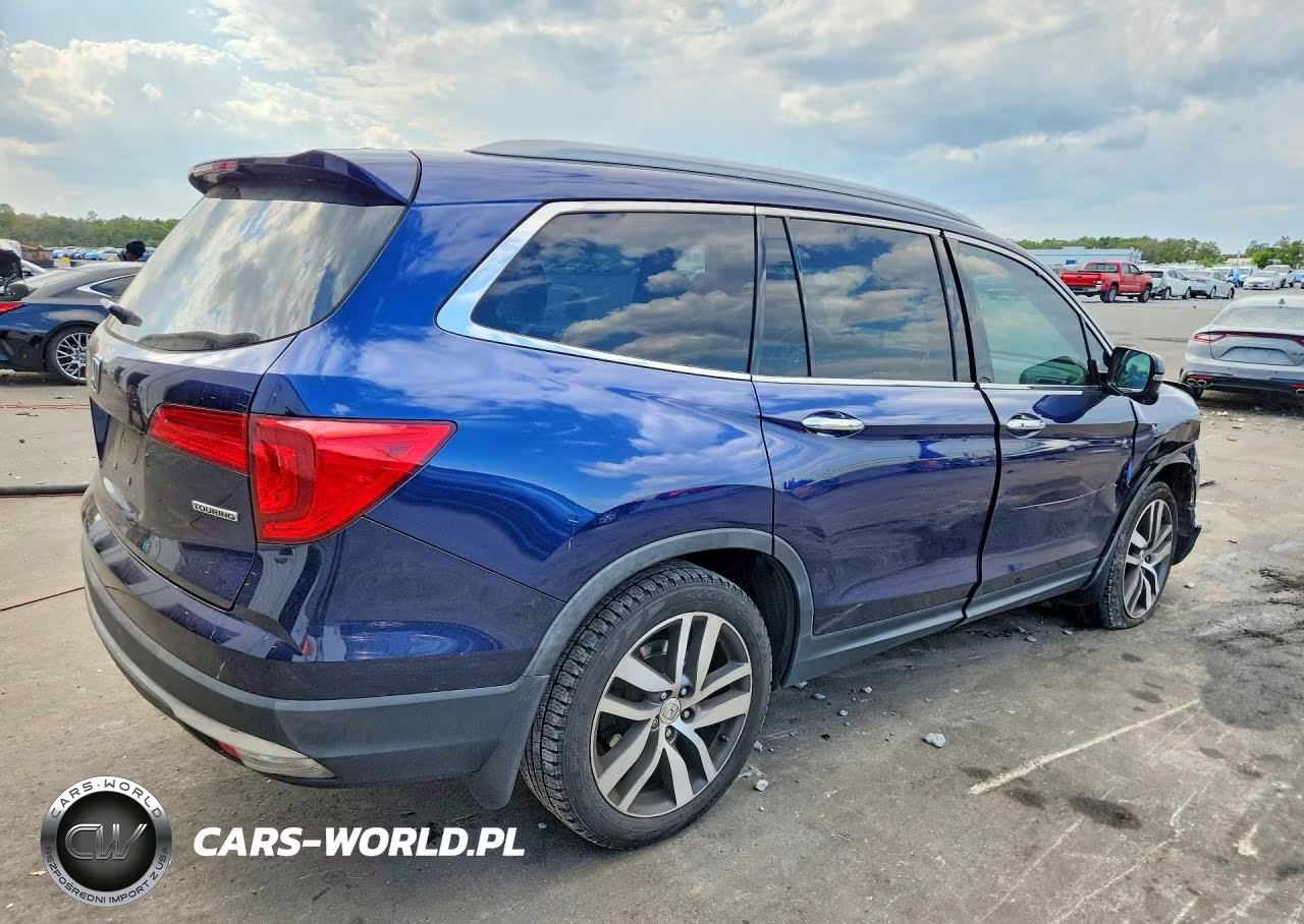 2017 Honda Pilot Touring VIN:5FNYF5H96HB039500 - 3
