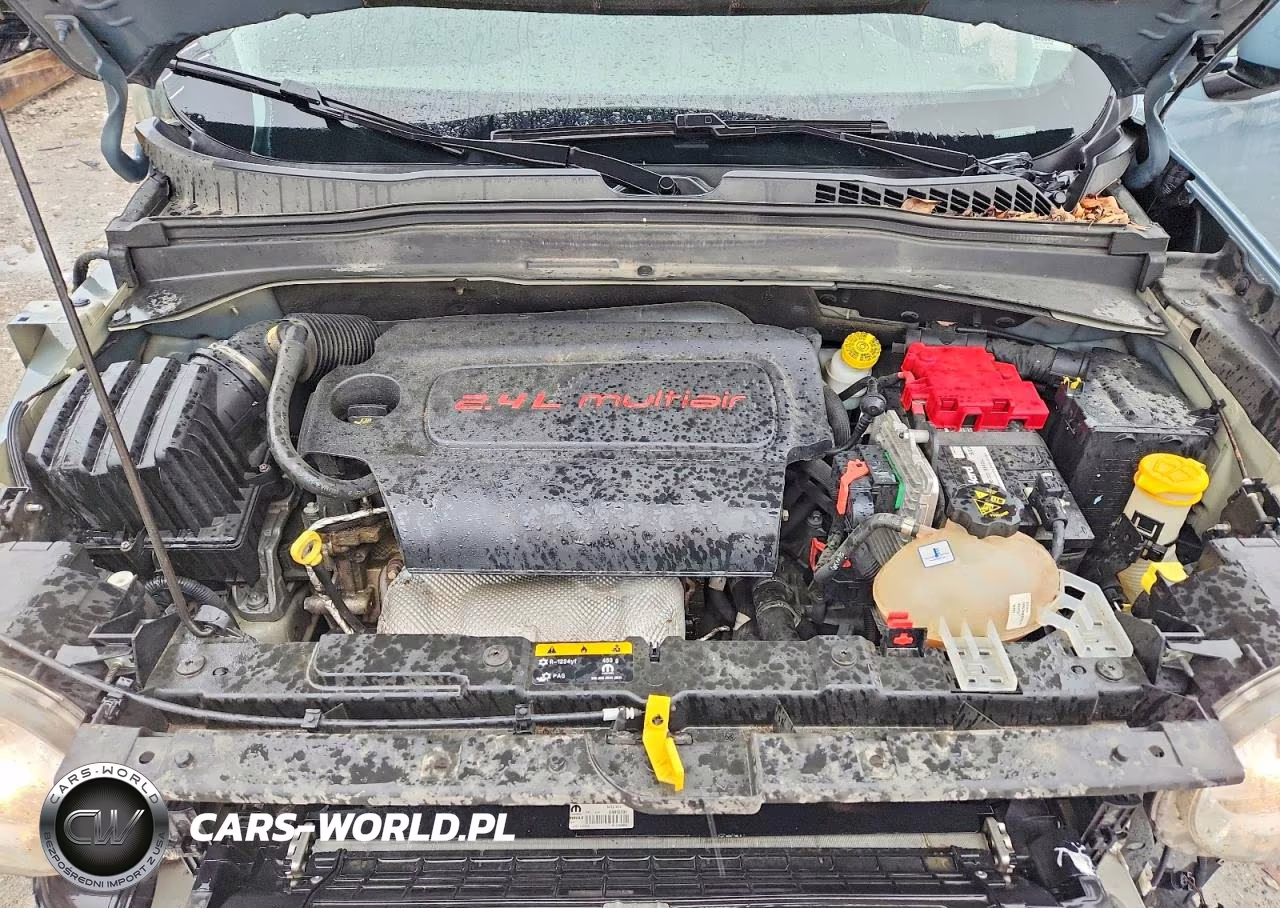 2018 Jeep Renegade Latitude VIN:ZACCJBBB8JPJ04572 - 11