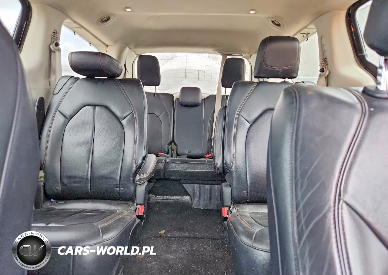 2018 Chrysler Pacifica Touring L VIN:2C4RC1BG3JR124110 - 10