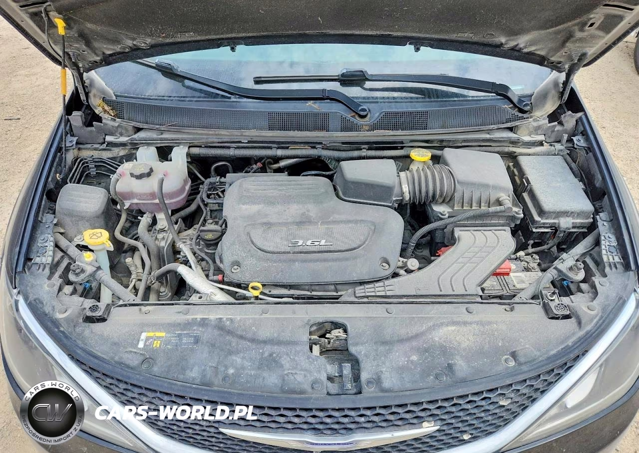 2018 Chrysler Pacifica Touring L VIN:2C4RC1BG3JR124110 - 12