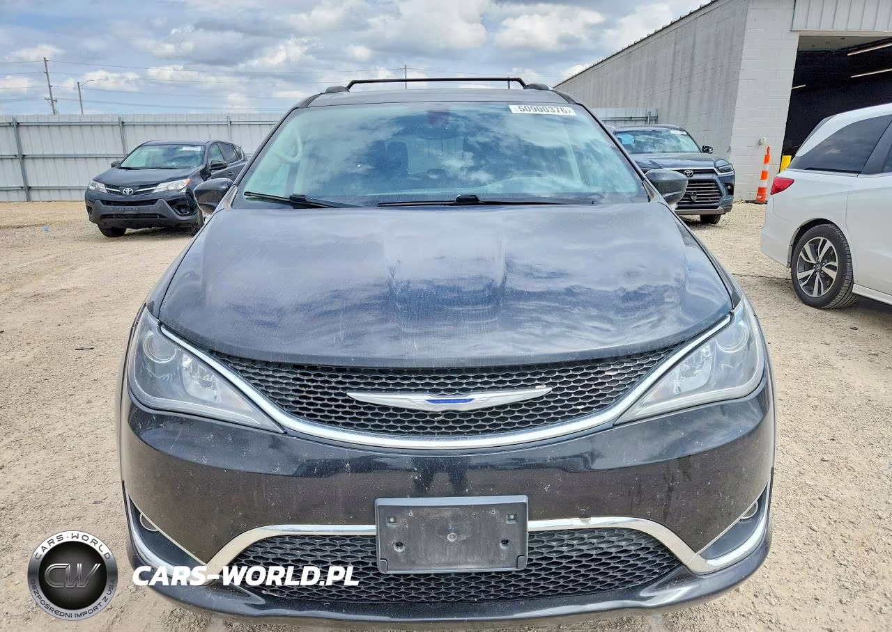 2018 Chrysler Pacifica Touring L VIN:2C4RC1BG3JR124110 - 5